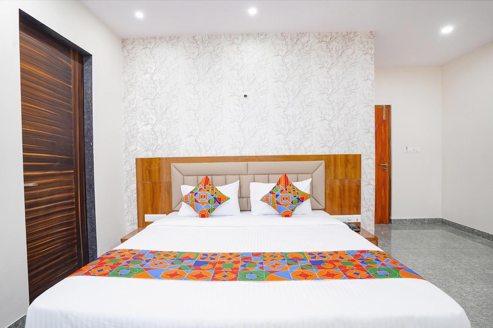 Fabhotel Platinum Palace - Nr Magadi Main Road Bangalore Eksteriør billede